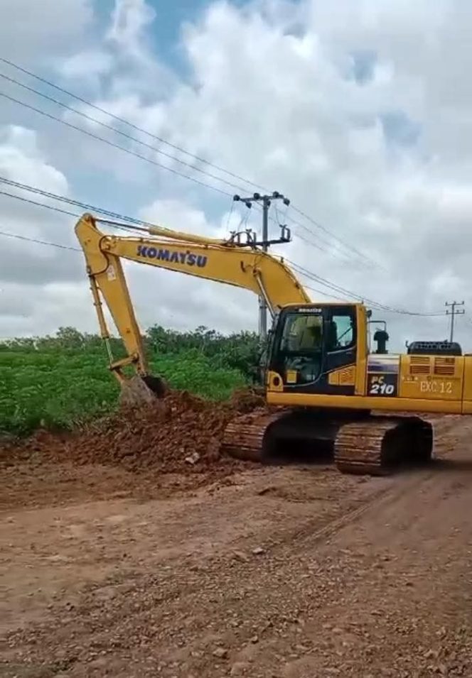 
					Perbaiki Ruas Tajab-Adi Jaya Way Kanan, Gubernur Mirza Minta Pelaku Usaha Ikut Jaga Jalan Tetap Mulus