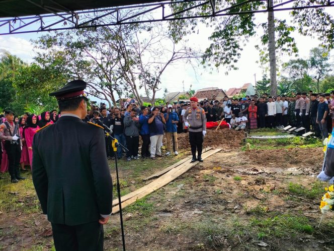 
					Suasana Haru Pemakaman Briptu Anumerta Ghalib yang Gugur Saat Bertugas