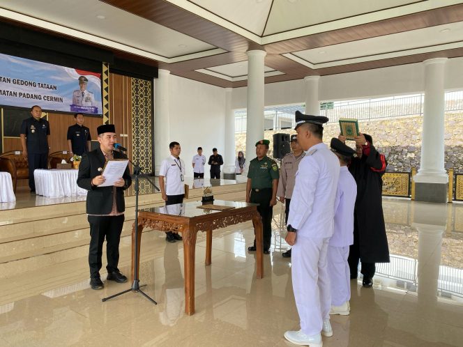 
					Lantik Penjabat Kepala Desa Khepong Jaya dan Sukaraja, Bupati Pesawaran Dorong Pemimpin Desa Jaga Kerukunan