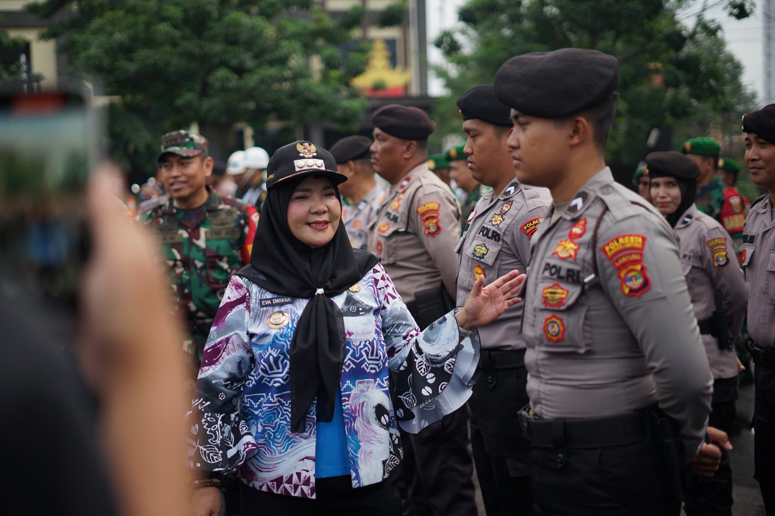 Walikota Bandar Lampung Hj. Eva Dwiana Memimpin Apel Gelar Pasukan Operasi Ketupat Krakatau 2025