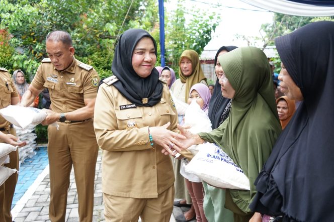 
					Pemerintah Kota Bandar Lampung Distribusikan Bantuan Beras untuk Kesejahteraan Keluarga