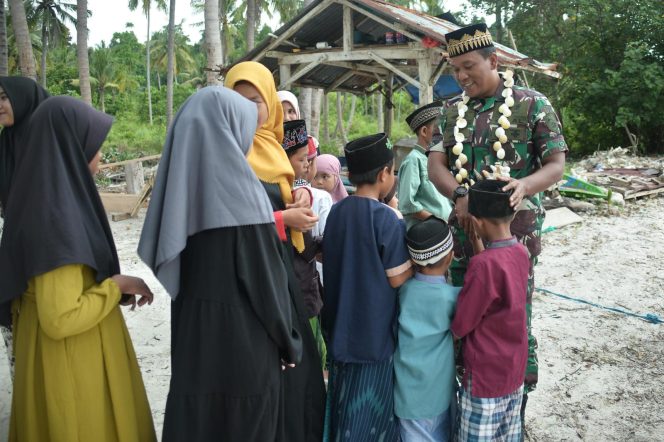 
					Gelar Safari Ramadhan, Danyonif 9 Marinir Gelar Buka Puasa Bersama Siswa-Siswi PKBM dan Masyarakat Pulau Tegal