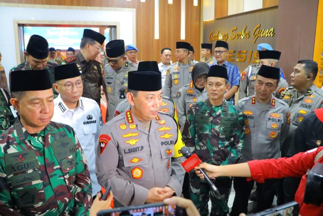 
					Perkuat Silaturahmi, Kapolri dan Panglima TNI Hadiri Safari Ramadhan di Polda Lampung