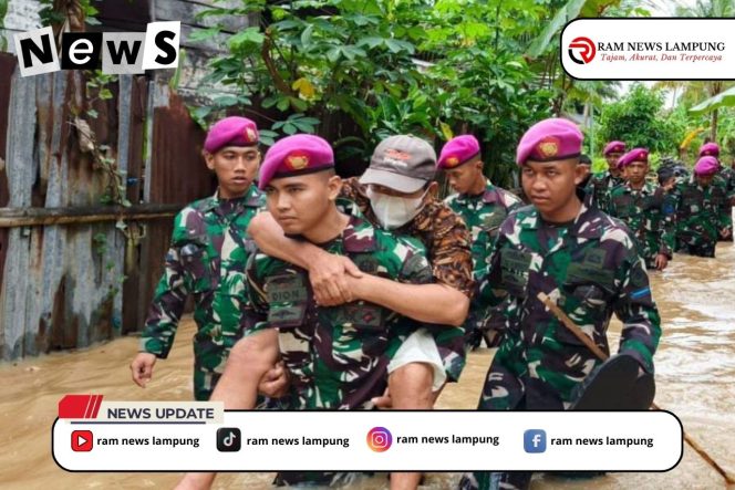 
					Prajurit Yonif 9 Marinir Bantu Evakuasi Warga Terdampak Banjir di Pesawaran, Lampung